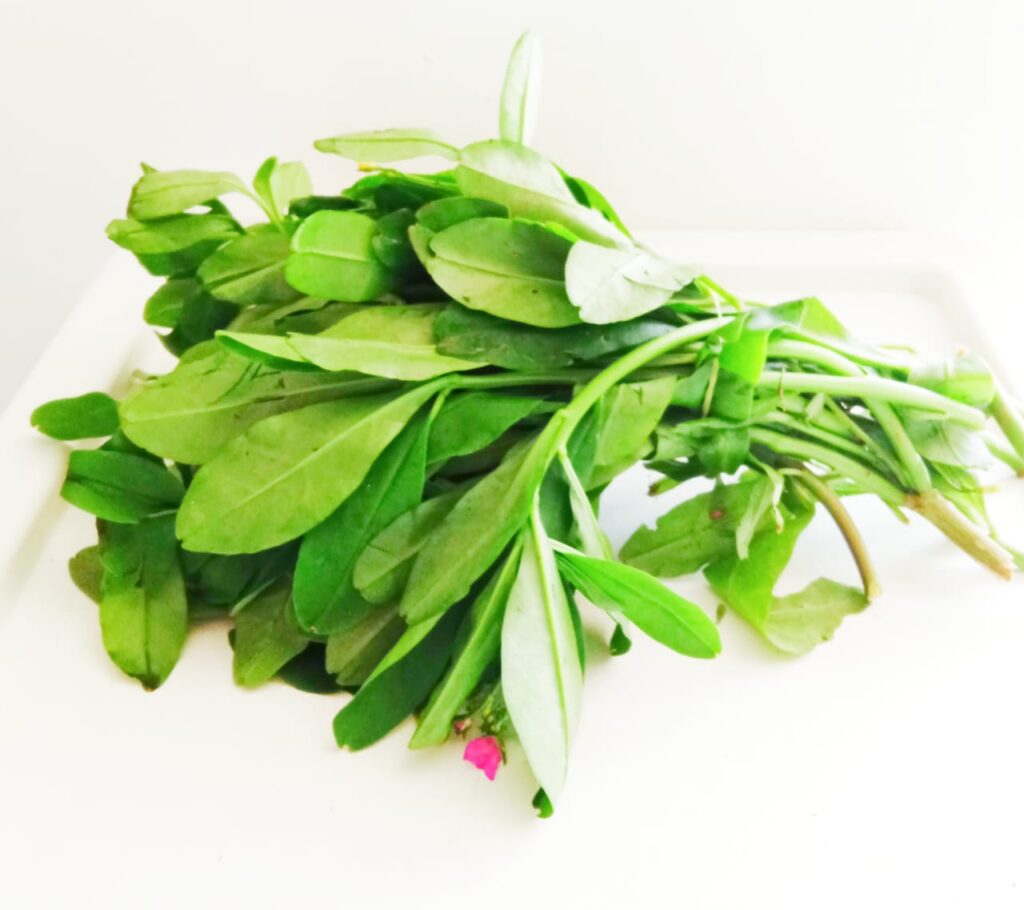 Pasalai Keerai / Malabar Spinach (1 Bunch) - One Field